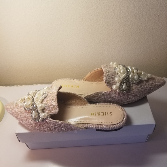 EXQUISITE MULE SLIDES NEW WITH BOX - Picture 4 of 11